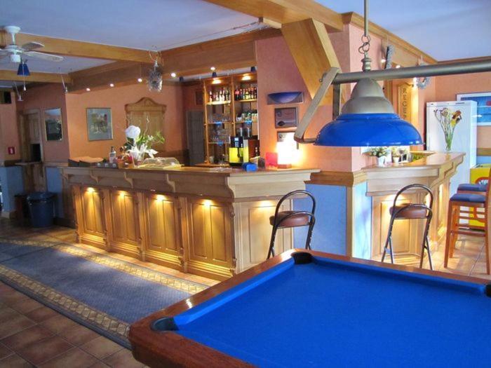 Zajazd Restauracja Machliny Extérieur photo