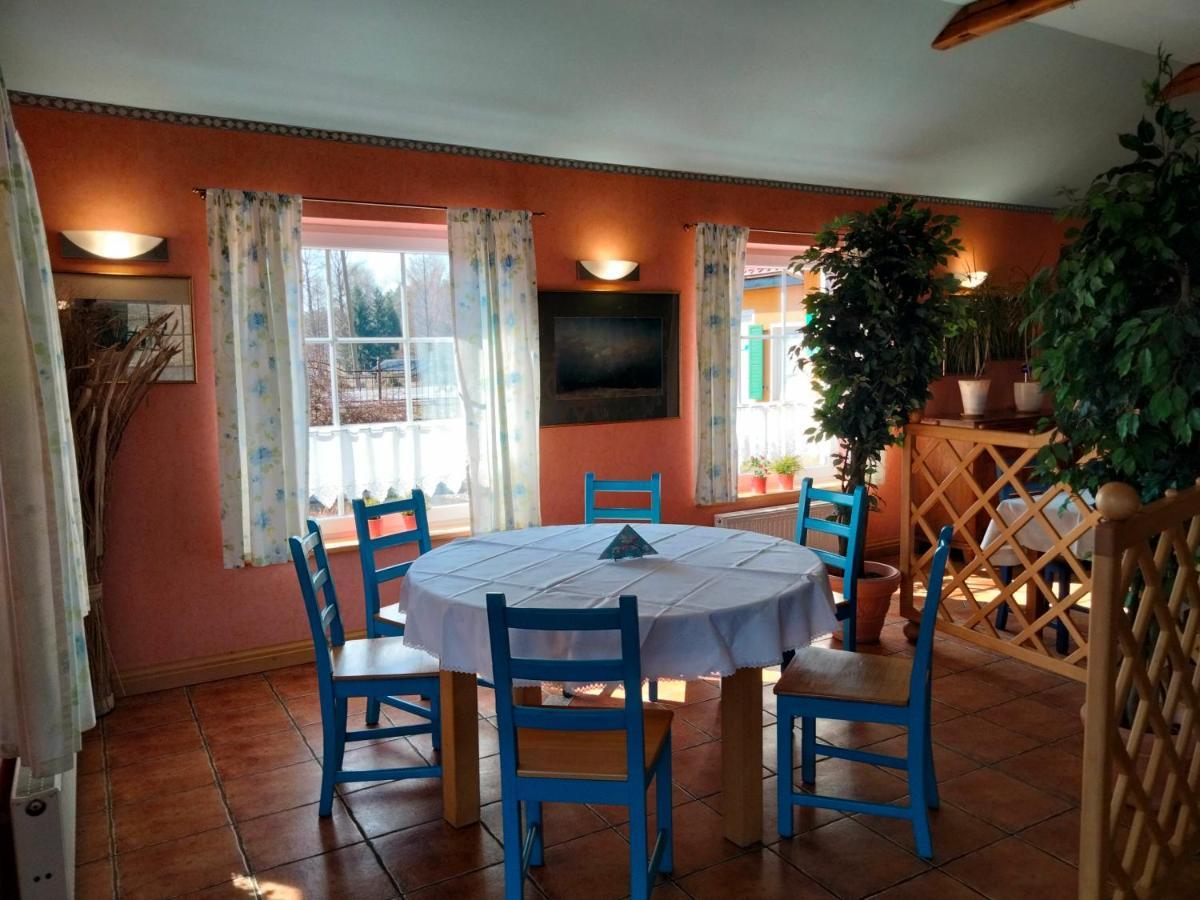Zajazd Restauracja Machliny Extérieur photo